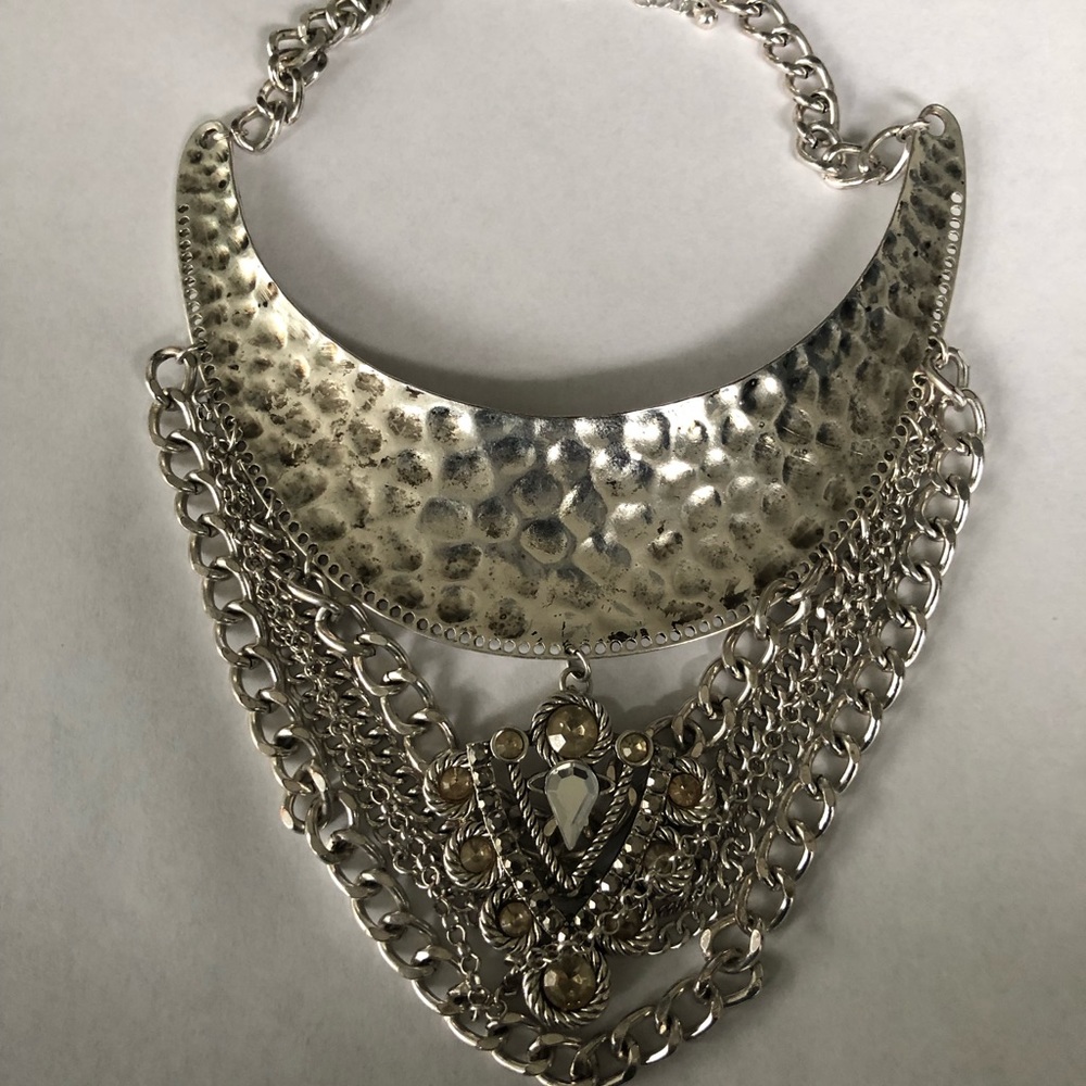 Silver collar necklace